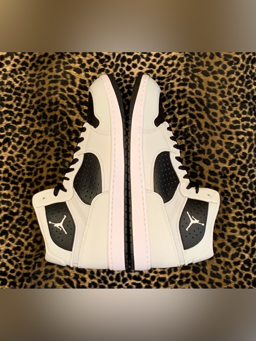 Nike - Picture 5 of 6